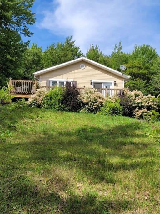 הוילה La Patrie Chalet Pres Du Mont Megantic מראה חיצוני תמונה